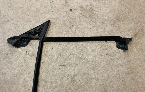 BMW 4 G22 G23 G24 G26 Rubber seal front door (on door) 7482949