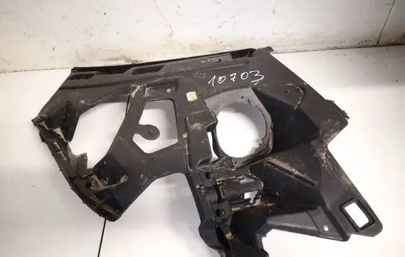 Front bumper mounting bracket