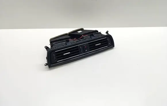 BMW 5 F10 F11 Dash center air vent grill 0778907 16828110 07621Z01