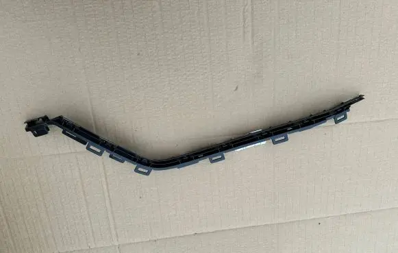 Volkswagen PASSAT B8 Bumper support mounting bracket corner 3G9807356A