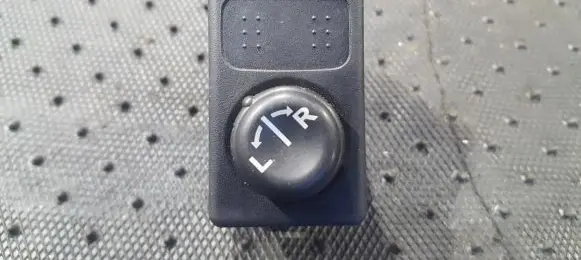 Nissan Primera Wing mirror switch
