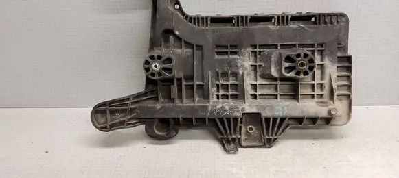 Volkswagen Golf V Battery tray 1KM915333