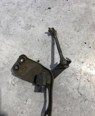 Mitsubishi Outlander Headlight/headlamp level sensor 211112