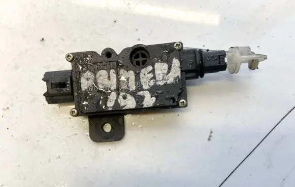 Nissan Primera Central locking motor 