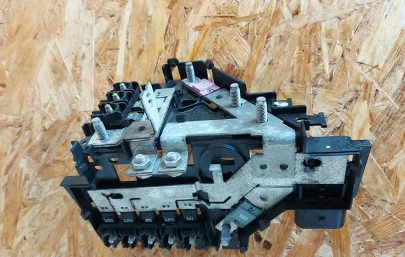Mercedes-Benz C W205 Fuse module A2055406811