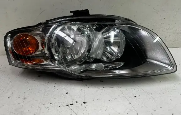 Audi A4 S4 B7 8E 8H Headlight/headlamp 084461109R