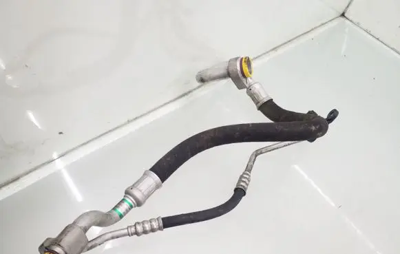 BMW 1 E81 E87 Air conditioning (A/C) pipe/hose 6989309