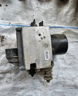Volkswagen PASSAT B6 ABS Pump 3C0614109C 16431601 16431501C
