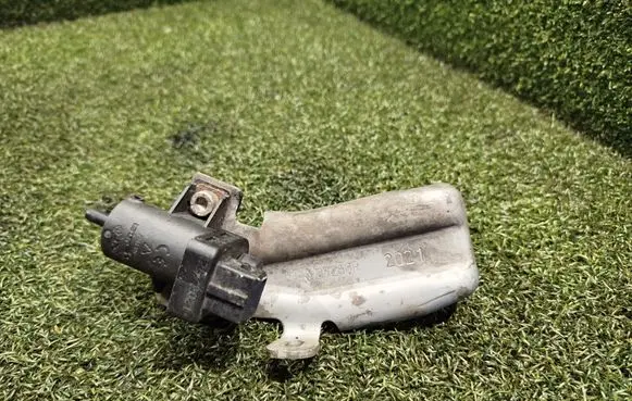 Opel Vivaro Turbo solenoid valve 37260R 8200762162