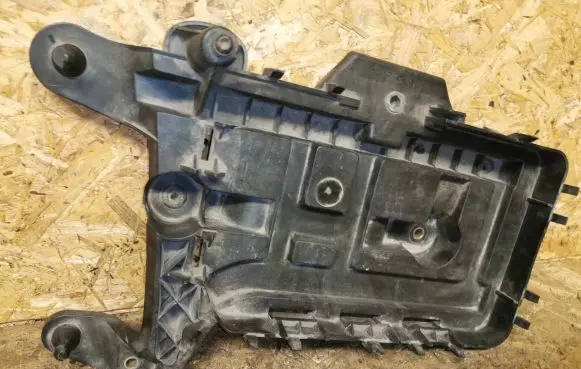 Audi A3 S3 8P Battery box tray 1K0915333B