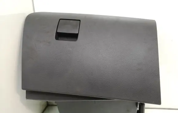Opel Astra H Glove box 13191459