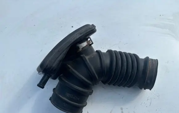 Mitsubishi Outlander Air intake duct part 1505A630