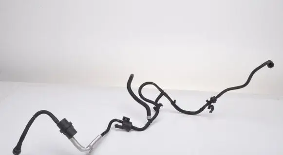 Porsche Cayman 982 Fuel injector supply line/pipe 9A160524101