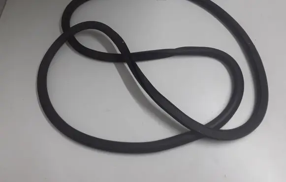 Ford Galaxy Rear door rubber seal (on body) 2061925
