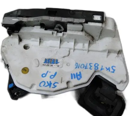 Volkswagen Golf VI Lock set 5K1837016