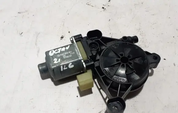 Skoda Octavia Mk4 Rear door window regulator motor 5Q0959801