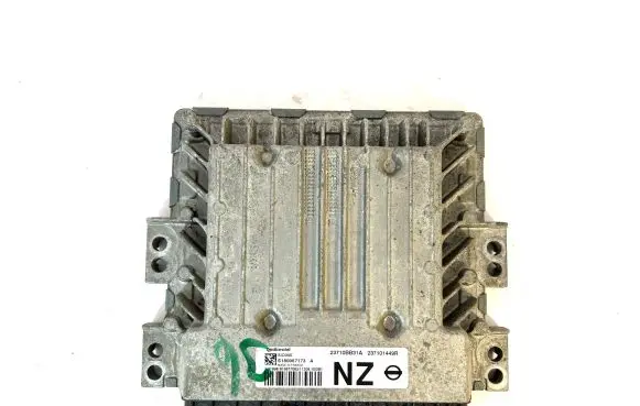 Nissan Qashqai Engine control unit/module 23710BB31A 237101449R S180067173A