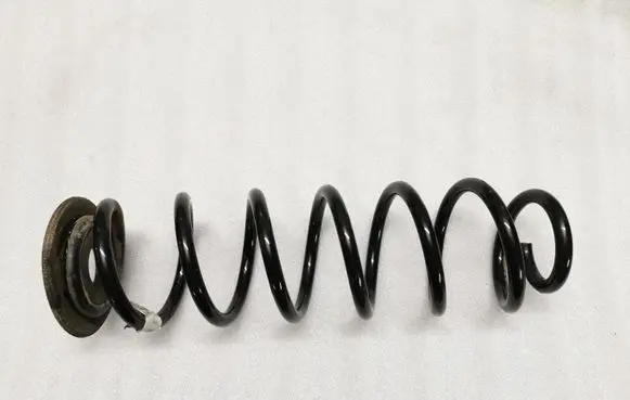 Volkswagen Golf VII Rear coil spring 5Q0511115