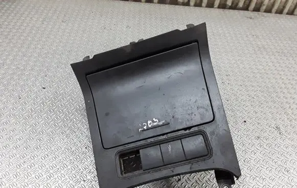 Ashtray (front)