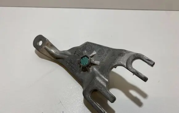 Audi A4 S4 B7 8E 8H Holder (bracket) 8E0864283