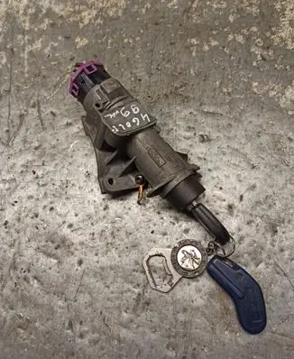Volkswagen Golf IV Ignition lock 4B0905851C