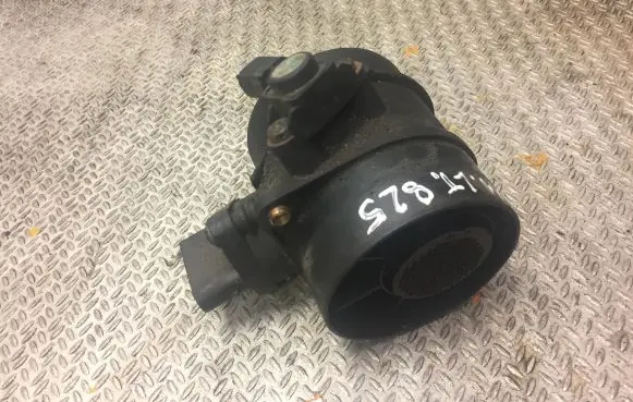 Mercedes-Benz E W211 Mass air flow meter 6460940048 A6460940048
