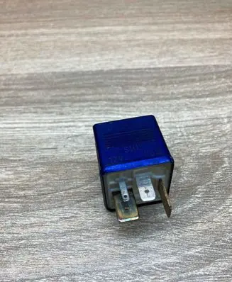 Audi A6 S6 C5 4B Other relay 8A0951253
