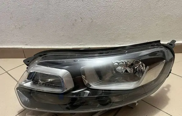 Citroen Jumpy Headlight/headlamp 9808567780