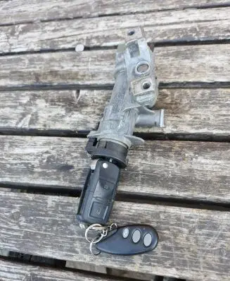 Seat Alhambra (Mk1) Ignition lock 4b0905851b
