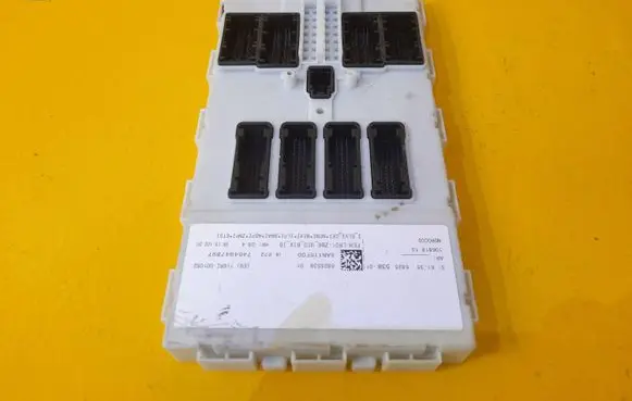 BMW 3 F30 F35 F31 Central body control module 6825538