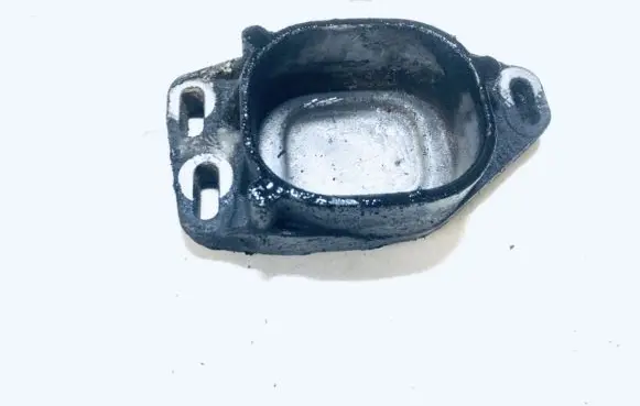 Volkswagen PASSAT B5.5 Engine mounting bracket 8d0199335 8117802