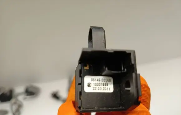 Subaru Outback Steering wheel buttons/switches GS14900560