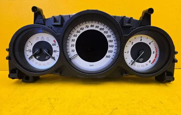 Mercedes-Benz E W212 Speedometer (instrument cluster) A2129007329