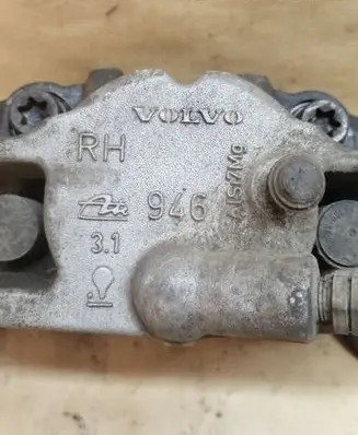 Front brake caliper