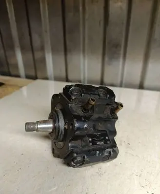 Alfa Romeo 156 Fuel injection high pressure pump 0445010007