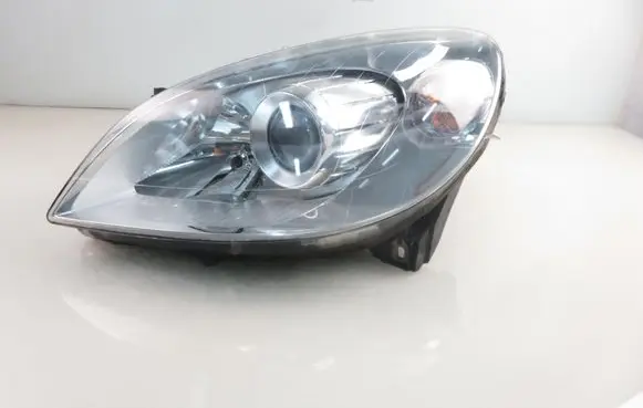 Mercedes-Benz B W245 Headlight/headlamp 1698201761