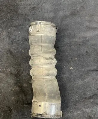 BMW 5 GT F07 Intercooler hose/pipe 11279410