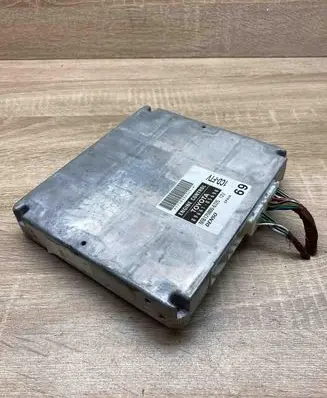 Toyota Avensis T250 Engine control unit/module ECU 8966105690 MB1758006325