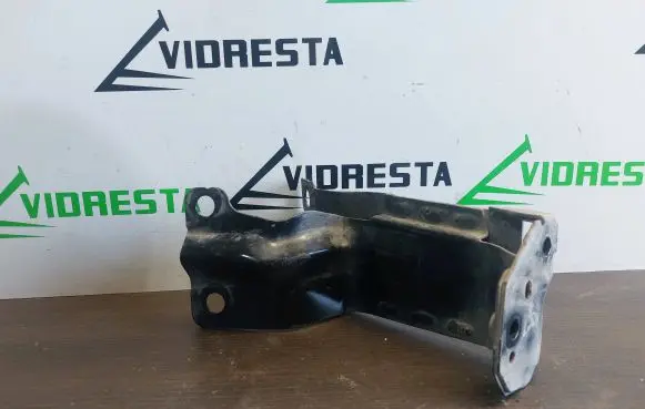 Radiator mount bracket