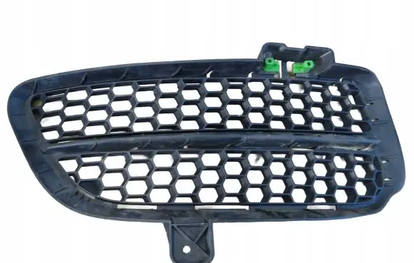 Volkswagen Touareg I Front bumper lower grill 7L6853666B
