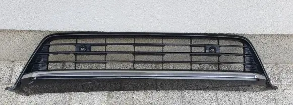Front bumper lower grill