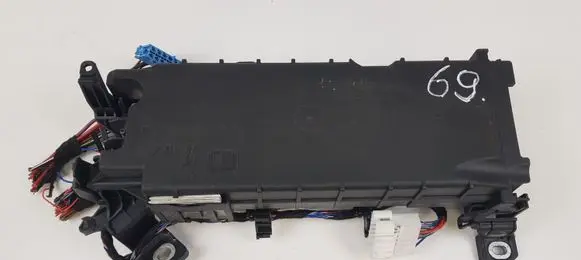 Mercedes-Benz GLA W156 Fuse module A2465400140