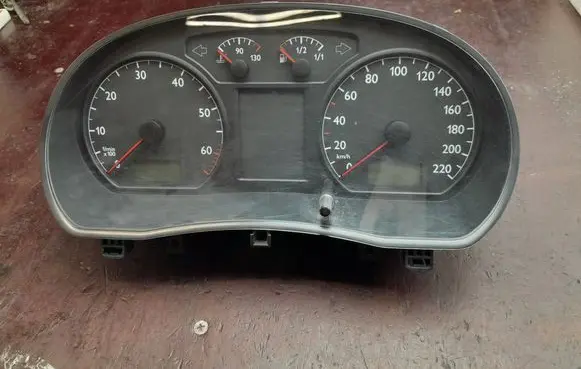 Volkswagen Polo Speedometer (instrument cluster) 110080124023A