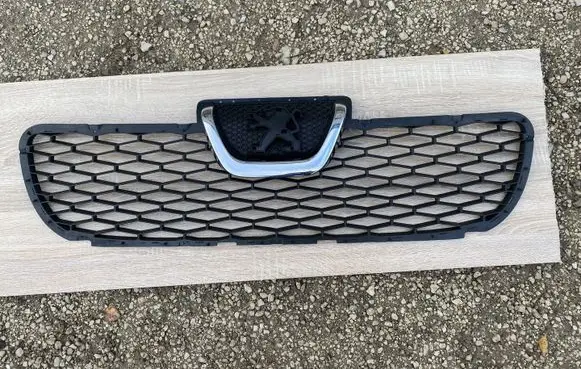 Peugeot Boxer Front grill 1306599070