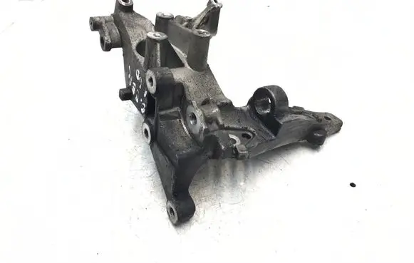 Citroen C4 Grand Picasso Engine mounting bracket 9684613880 K1228