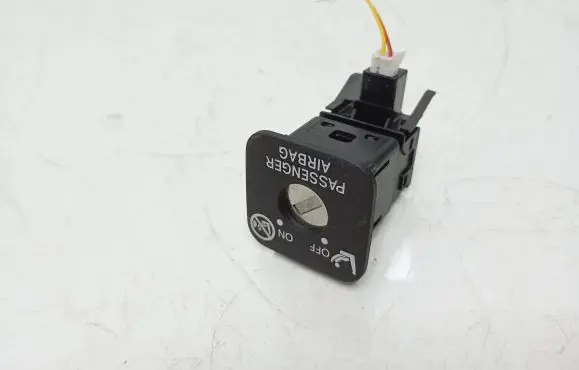 Toyota RAV 4 (XA30) Passenger airbag on/off switch 1681P5N