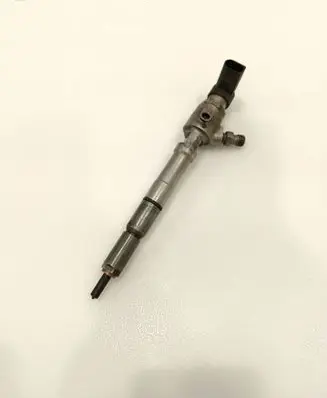 Volkswagen Caddy Fuel injector 03L130277B