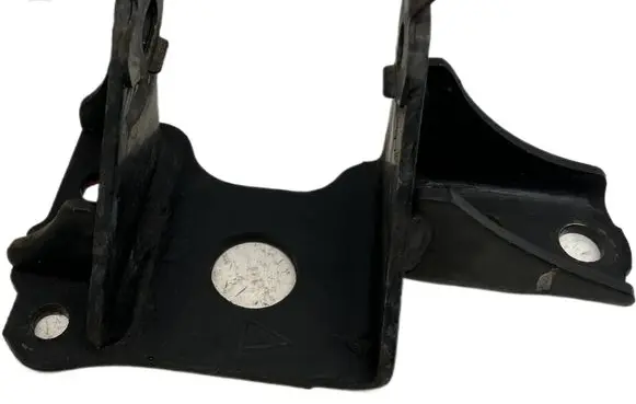 Toyota Prius (XW30) Engine mounting bracket
