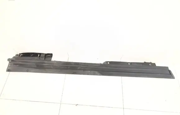 Toyota bZ4X Sill 7586042040