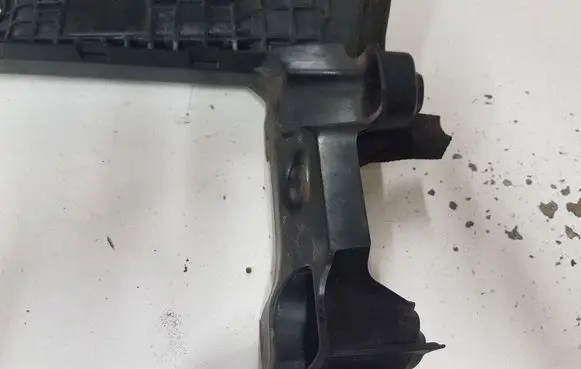 Volvo XC60 Rear bumper mounting bracket 31298096